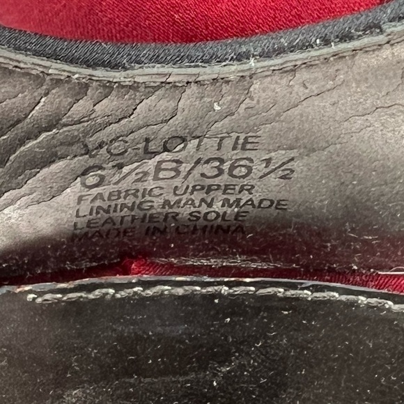 Vince Camuto Red Lottie Peep Toe Mary Jane Platform Heels Size 6 1/2 Women’s - Picture 2 of 8